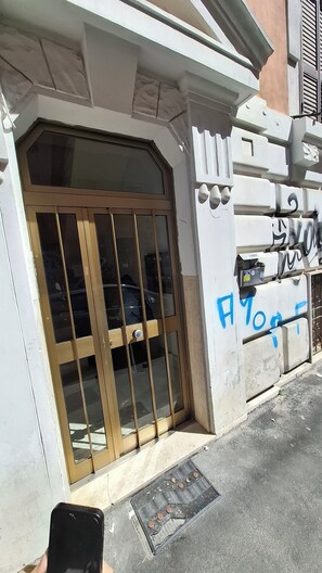 Exterior detail - Pigneto new collection 3 (Rome)