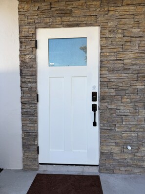 Exterior detail - CacheLoft: Upstairs 1BR loft w/ Kitchen + W/D, private & cozy, self check-in (Clearwater)