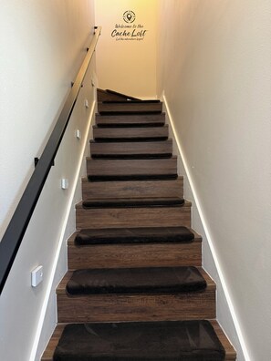 Interior - CacheLoft: Upstairs 1BR loft w/ Kitchen + W/D, private & cozy, self check-in (Clearwater)