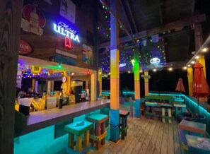 Bar (en la propiedad)