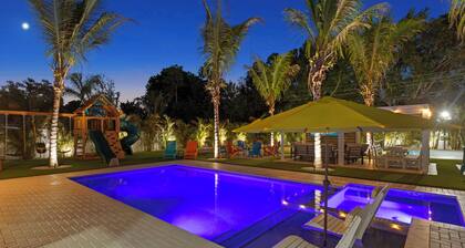 Sleeps 22 + Resort Backyard + Pool+Pickleball+Playset + Near Beach and IMG