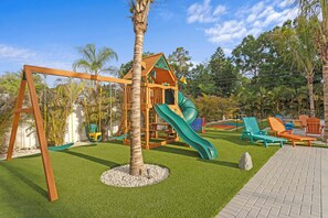 Children’s area - Sleeps 22 + Resort Backyard + Pool+Pickleball+Playset + Near Beach and IMG (Bradenton)