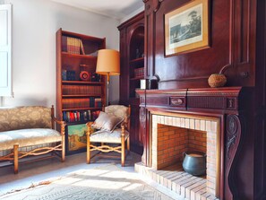 Interior - Spacious 3-bedroom House in Martorelles, Barcelona (Martorelles)
