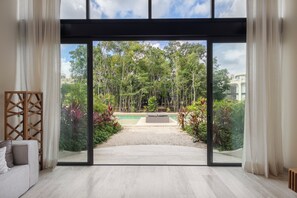Villa Classique, vue jardin | Intérieur
