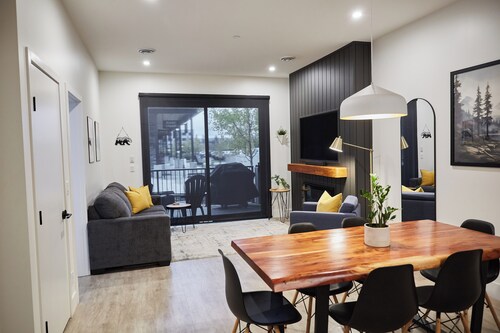 Ripper Retreat | 2BR Condo Near Ski Hill w/ Parking & Hot Tub