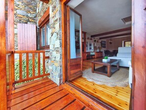 Interior - House in La Cerdanya, Ger. Surrounded by nature (La Pleta de Saga)