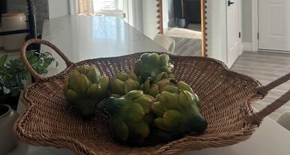 Cozy 2BR Condo Near WPAFB & Shops