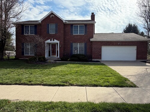 Newly Renovated large 5 bedr/3 bath luxury home in Oxford 1.2 miles from campus.