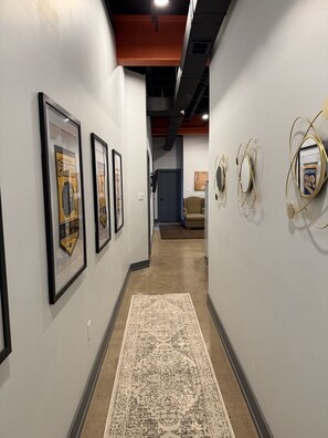 Interior - Downtown Pittsburgh 2BR Walk to Stadiums with Secure Indoor Parking Available (Pittsburgh)