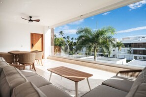 Outdoor dining - Penthouse 3BR Ocean View & Pool Sol de Arena F7 (Las Terrenas)