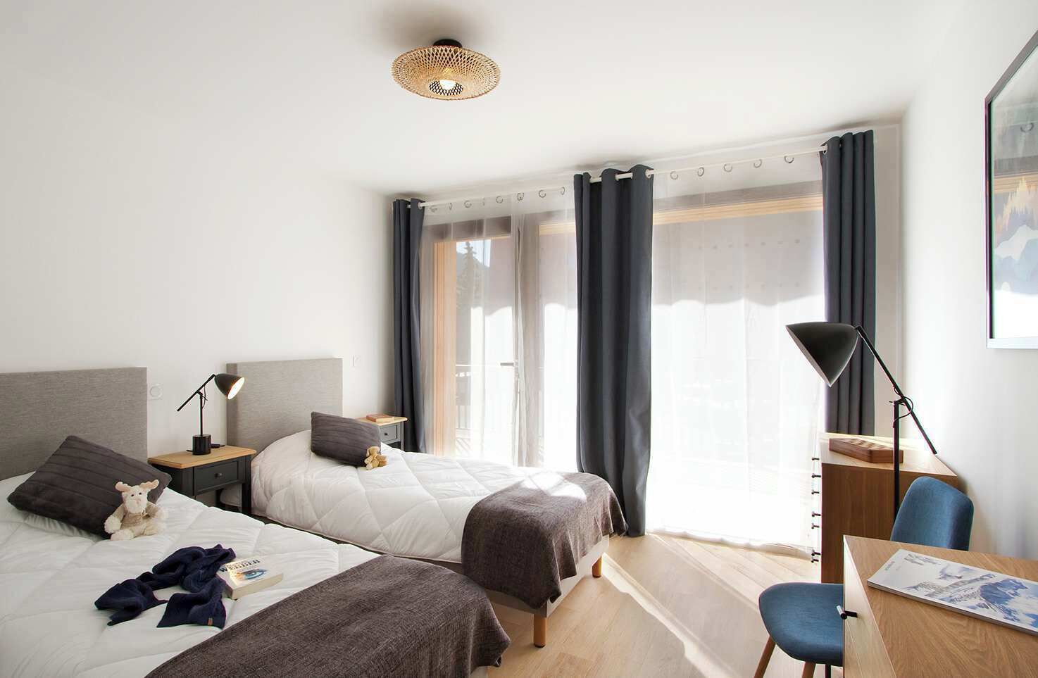 3 chambres, fer et planche à repasser, Wi-Fi, draps fournis