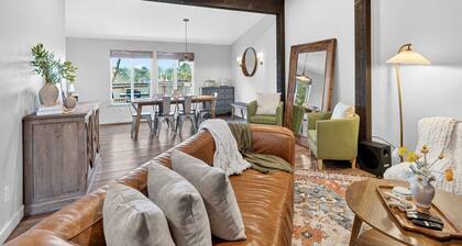 Designer Cottage Chic Farmhouse l 3 Min to Town l Acre Land l Ocean Views
