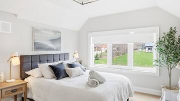 5 bedrooms, iron/ironing board, travel crib, free WiFi