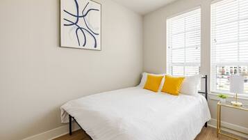 Desk, iron/ironing board, WiFi, bed sheets