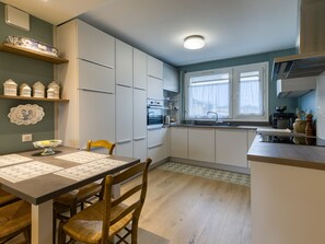 Fridge, microwave, oven, stovetop - Apartmentby the sea - 4 guests (Châtelaillon-Plage)