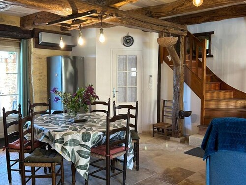 Charming lodging with AC and parking - 4 guests