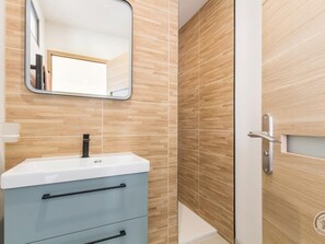 Bathroom - House with private parking - 3 guests (Vicq-sur-Mer)
