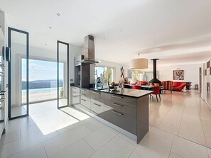 Fridge, microwave, coffee/tea maker, toaster - Exceptional villa, sea view - 12 guests (Ollioules)