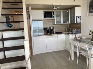 Fridge, microwave, dishwasher, coffee/tea maker - Duplex sea and port view - 4 guests (Le Barcarès)