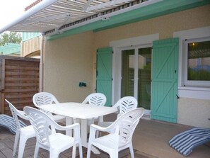 Outdoor dining - Terraced house with lake view - 6 guests (Le Barcarès)