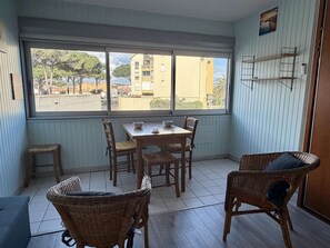 Dining - Cozy studio, private parking - 3 guests (Gruissan)