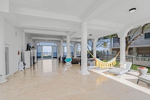 Interior - Exclusive Oceanfront Luxury Villa in the Keys (Key Largo)