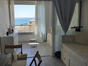 Room - Studio with loggia, sea view - 4 guests (Le Barcarès)