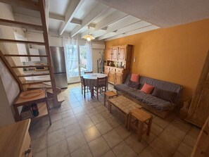 Living area - Villa with parking and AC - 6 guests (Le Barcarès)