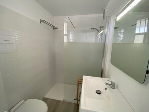 Bathroom - Renovated apartment sea view, parking - 4 guests (Le Barcarès)