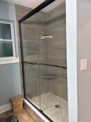 Towels, soap, toilet paper - Lovely 2-bedroom house in St. Augustine perfect for your getaway (St. Augustine)