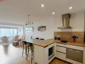 Fridge, microwave, dishwasher, coffee/tea maker - Renovated apartment, sea view - 4 guests (Le Barcarès)