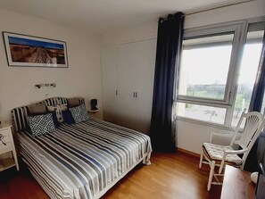 2 bedrooms - Renovated apartment, sea view - 4 guests (Le Barcarès)