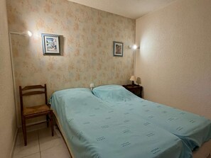 Room - Apartment with port view - 4 guests (Gruissan)