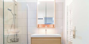 Hair dryer, towels - Villa with pool, pets welcome - 10 guests. Hill view (Bormes-les-Mimosas)