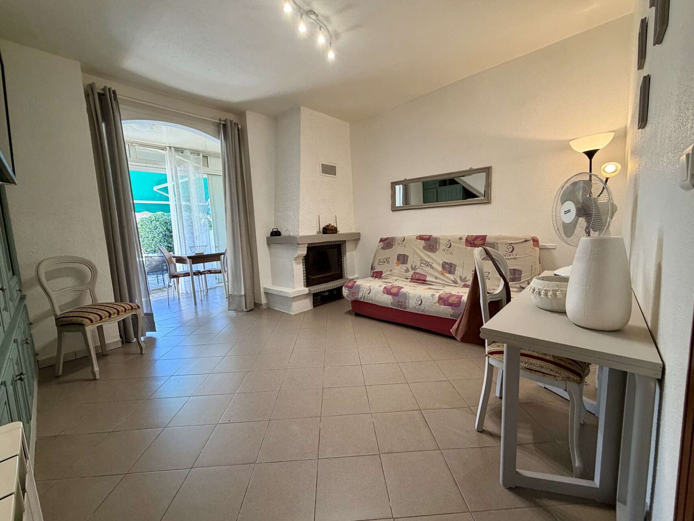 Air-conditioned Duplex, Walk To Beach - 5 Guests - Borgo