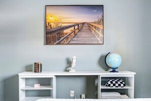 4 soverom, skrivebord, strykejern/-brett og wi-fi (inkludert)