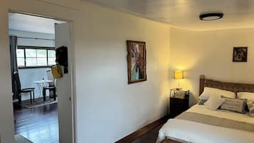 1 chambre, fer et planche Ă repasser, Wi-Fi, draps fournis
