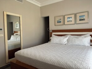 1 bedroom, bed sheets - Pool view Apartment at Fishing Lodge Cap Cana (Punta Cana)