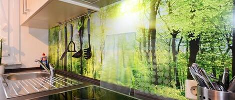 Classic Condo, Garden View | Private kitchen