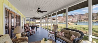Walk to Shackford Hall • Sleeps 9 • Lake Porch