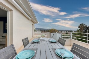 Outdoor dining - La Terrasse de La Ciotat - climatisé, proche plage (La Ciotat)