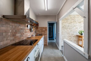 Fridge, microwave, oven, dishwasher - La Bourmaudière - Proche Circuit des 24h du Mans (Teloché)