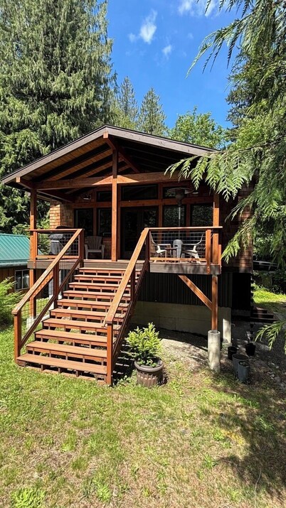 Beautiful 3-bedroom house in Mt Baker Rim perfect for your getaway