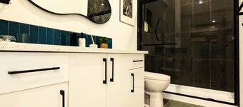 Sanctum - Luxury and Modern Gateway Suite
