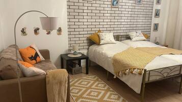 2 bedrooms, iron/ironing board, WiFi, bed sheets