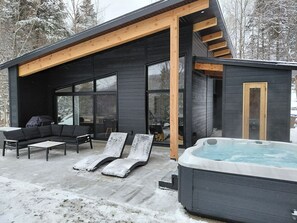 Terrace/patio - Le Pic Étoilé: Spa/Sauna/Cold bath in the woods - relaxation under the stars (Notre-Dame-des-Bois)