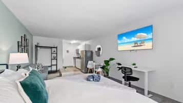 1 habitación, tabla de planchar con plancha, wifi y ropa de cama