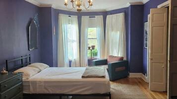 4 bedrooms, WiFi, bed sheets