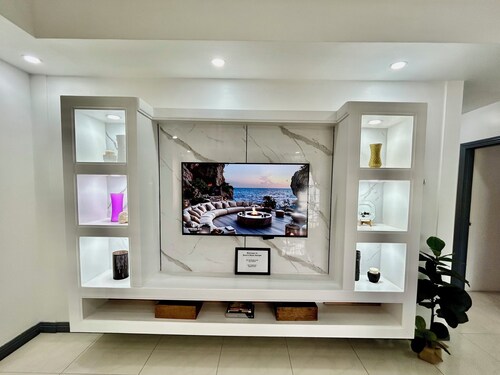 Modern Liguanea Escape w/ Pool & Parking | Near UWI + Fast Wi-Fi