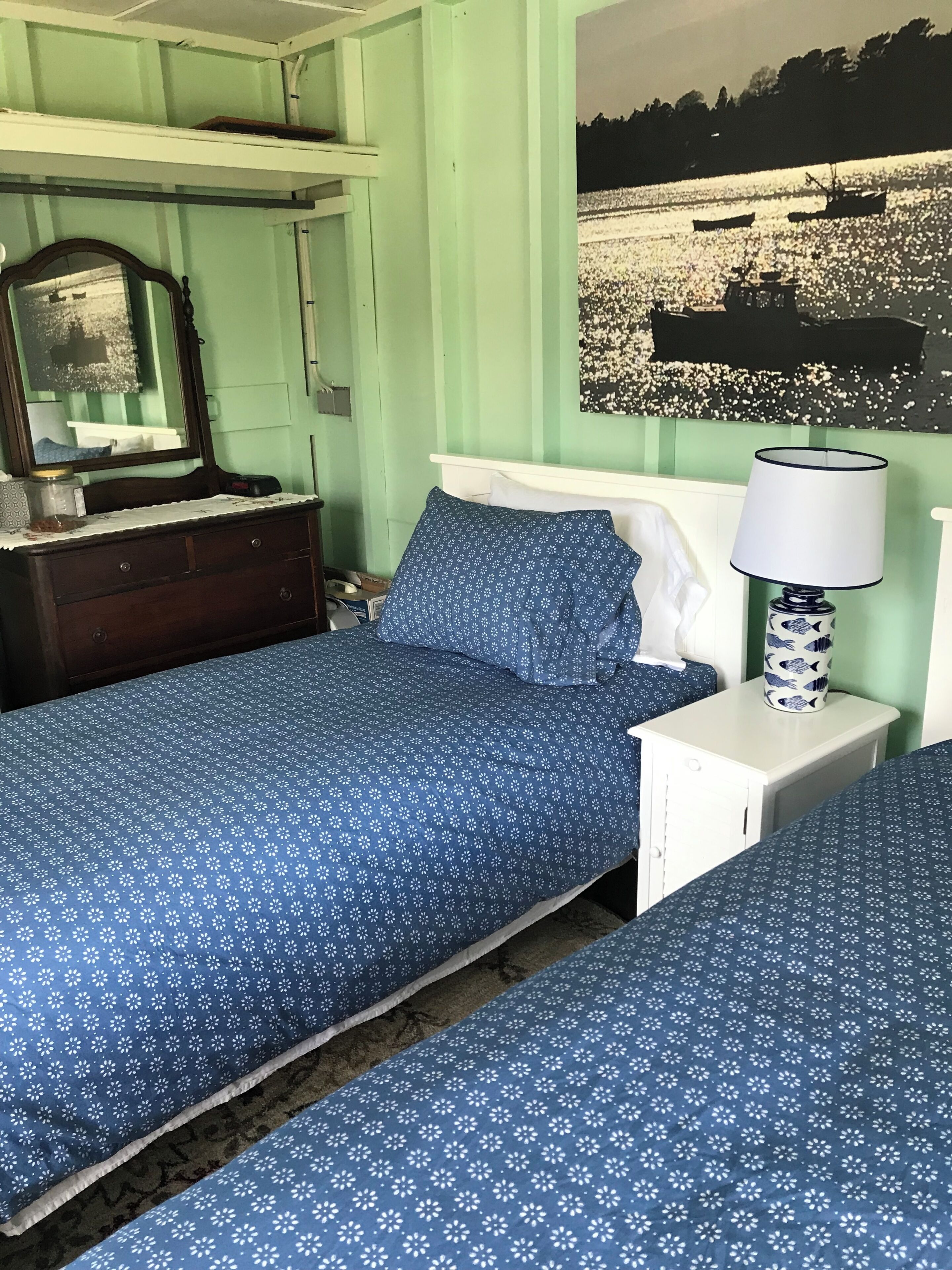 WiFi, bed sheets